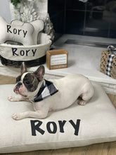 Load image into Gallery viewer, Farmhouse Linen Pillow Bed